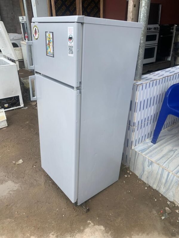 Whirlpool Refrigerator & Freezer - Image 3