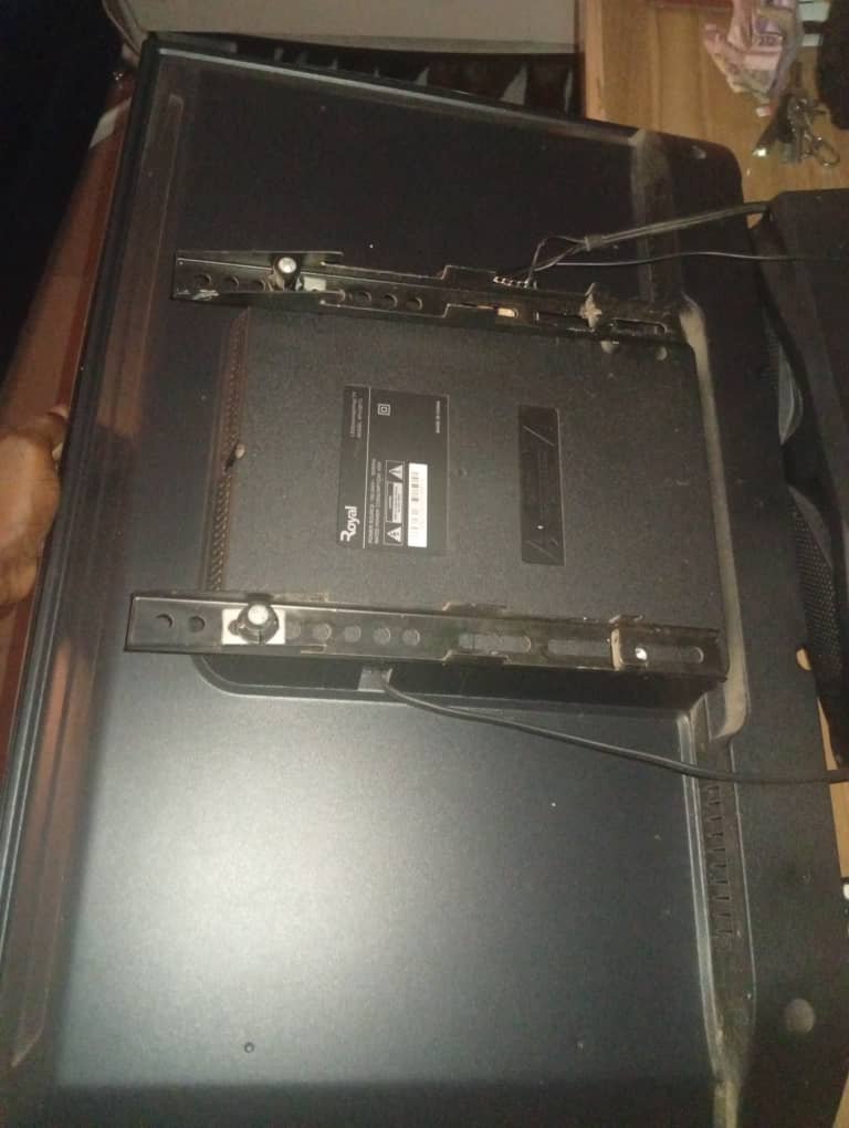 Royal 32" LED TV